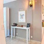 Private Garden Pool & Tennis 15 Min Walk To Center