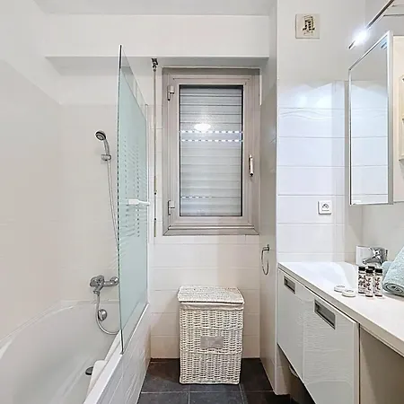 Private Garden Pool & Tennis 15 Min Walk To Antibes Center דירה *