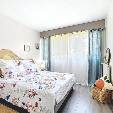 Private Garden Pool & Tennis 15 Min Walk To Center
