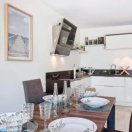 Private Garden Pool & Tennis 15 Min Walk To Center *