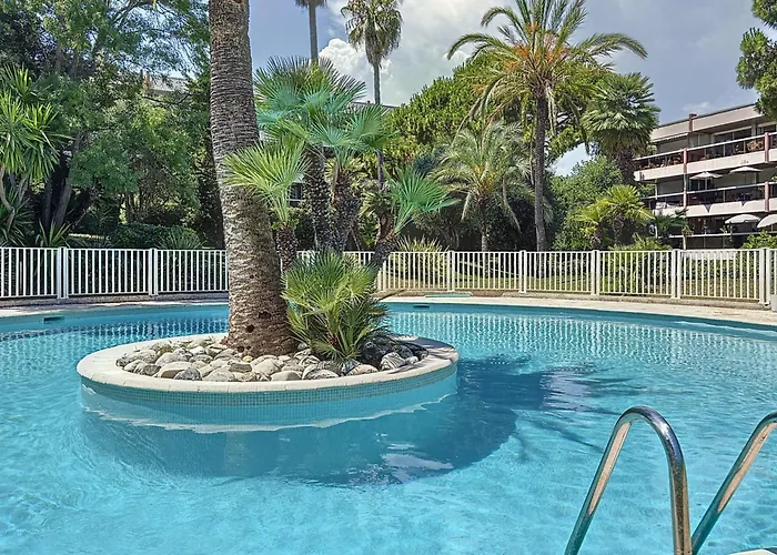 Private Garden Pool & Tennis 15 Min Walk To Antibes Center דירה *