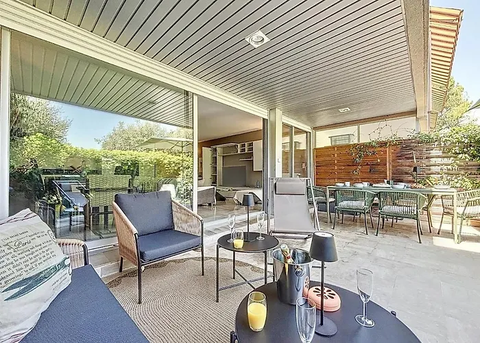 Private Garden Pool & Tennis 15 Min Walk To Antibes Center דירה אנטיב