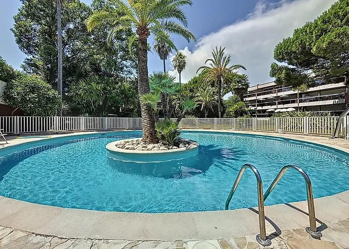 Private Garden Pool & Tennis 15 Min Walk To Antibes Center דירה