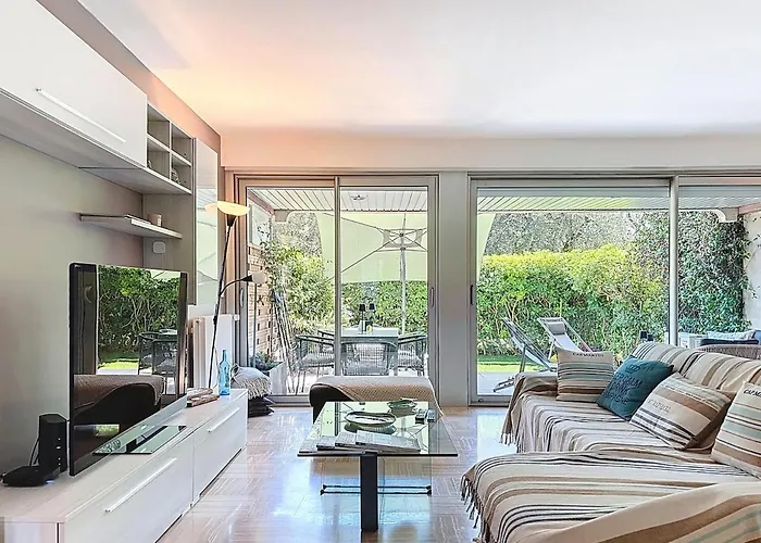 Private Garden Pool & Tennis 15 Min Walk To Antibes Center דירה אנטיב