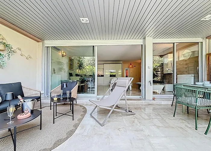 Private Garden Pool & Tennis 15 Min Walk To Antibes Center דירה אנטיב